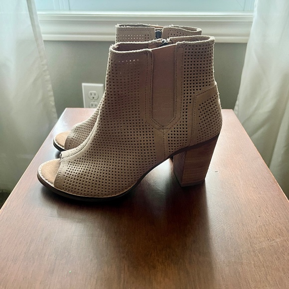 Toms High Heels - Picture 1 of 3